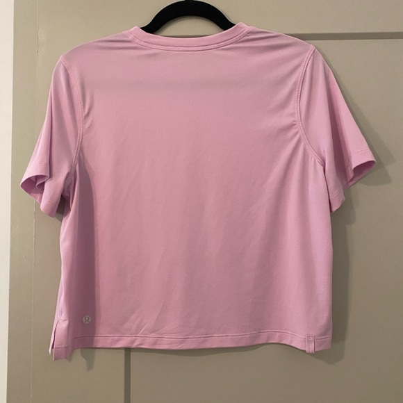 Lululemon Womens Ultralight Waist Length T-Shirt - Picture 2 of 3